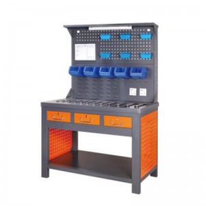 Arbejdsbænk med belysningsstrimmel og bagplade